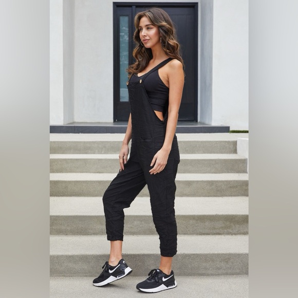 (G1127-SOL-BLK) SOLID COMFY CRINKLE OVERALL - Picture 2 of 7